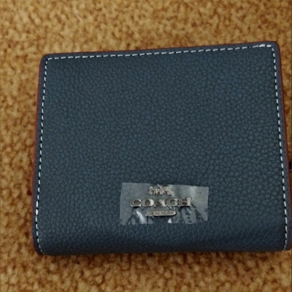 Coach/Peanuts Collab Wallet - Picture 2 of 8